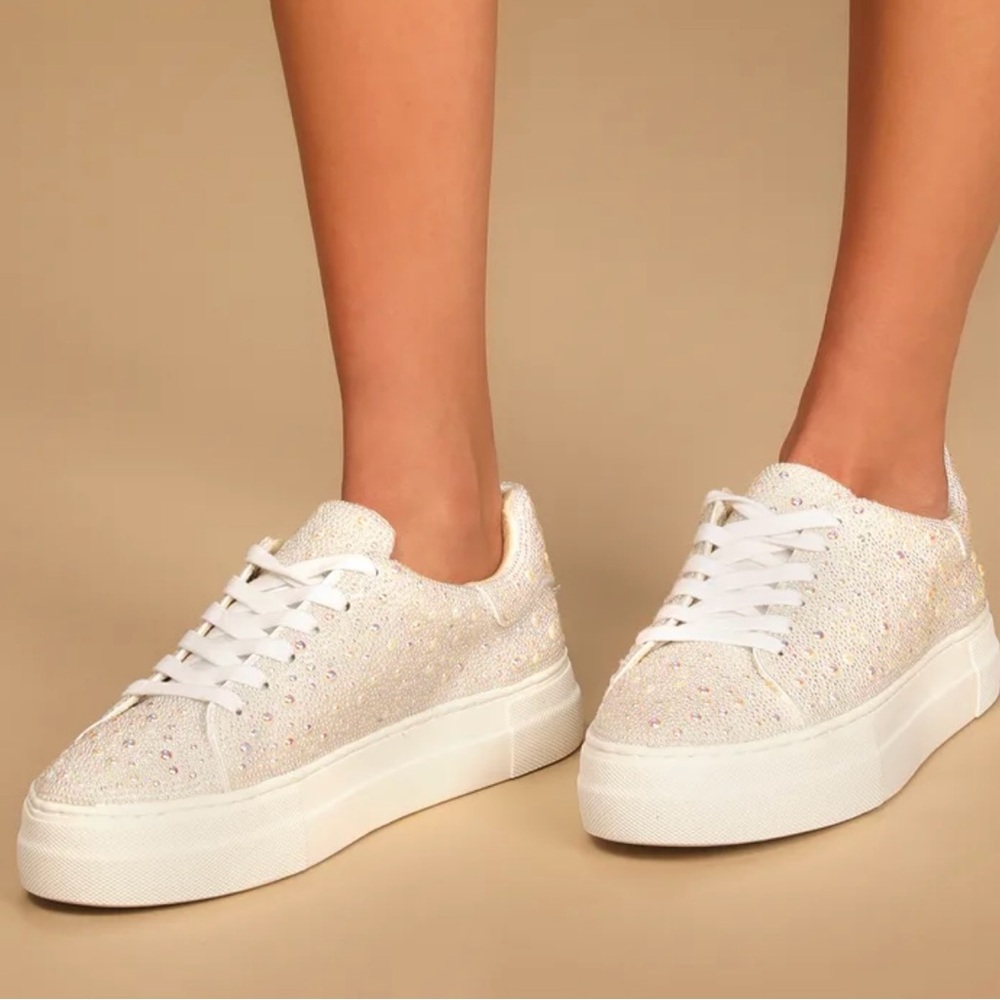 NWT Betsey Johnson Sidny Crystal Pavé Platform Sneaker - 9.5